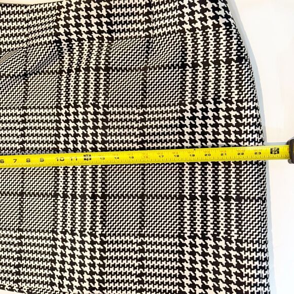 WHITE HOUSE BLACK MARKET | Houndstooth Plaid Skirt | Size 14 | whbm - Picture 9 of 10